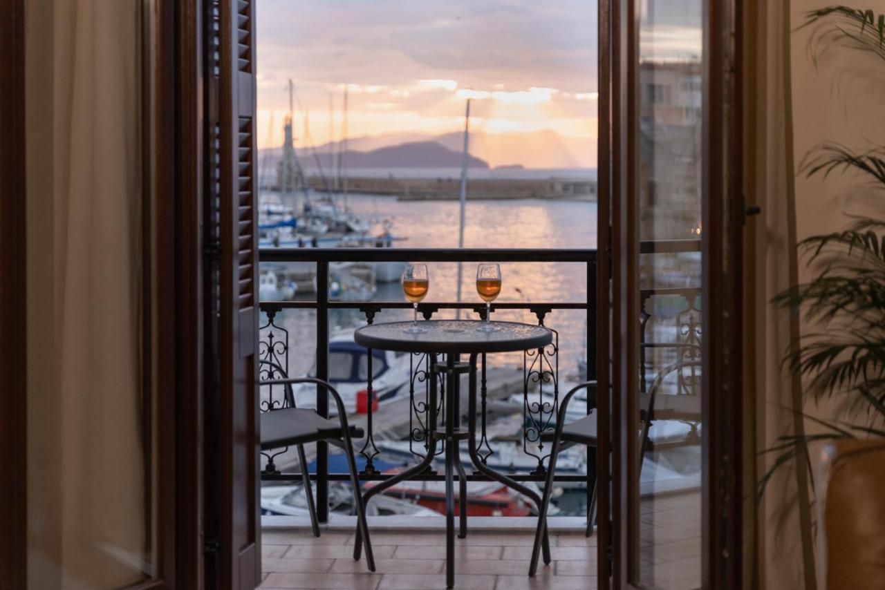 Destino Home Overlooking The Venetian Port Of Chania Ханья Экстерьер фото